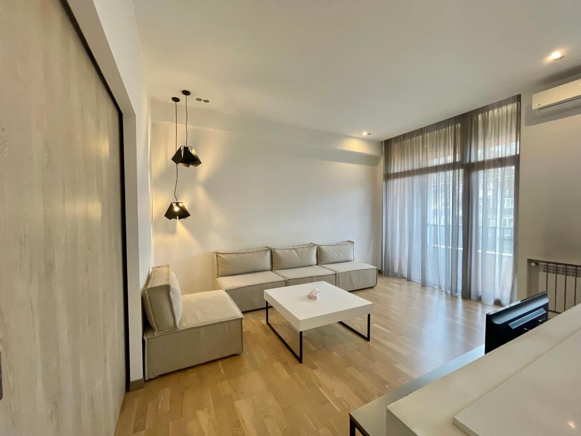 Metro Apartment Ереван Екстериор снимка