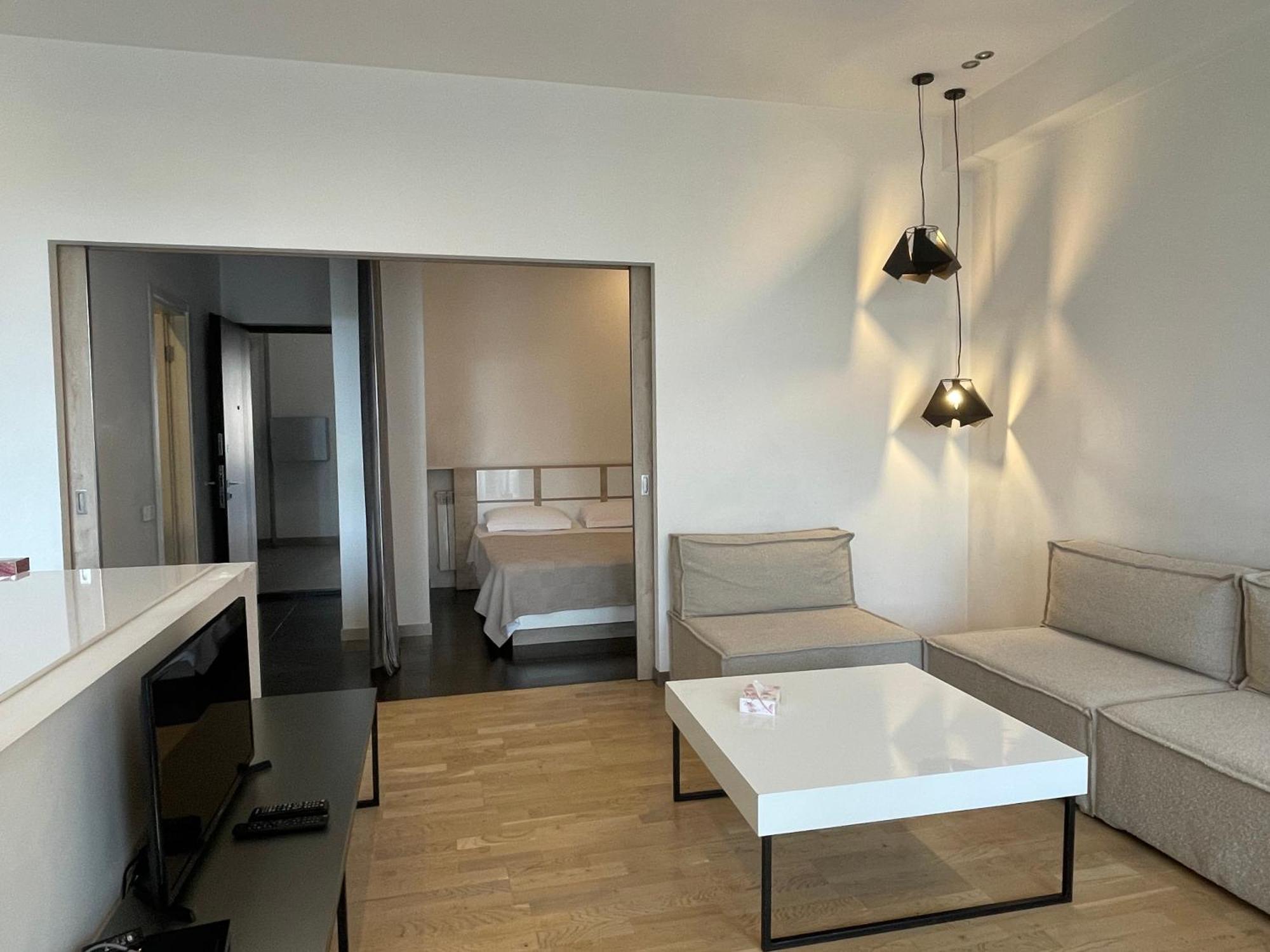 Metro Apartment Ереван Екстериор снимка