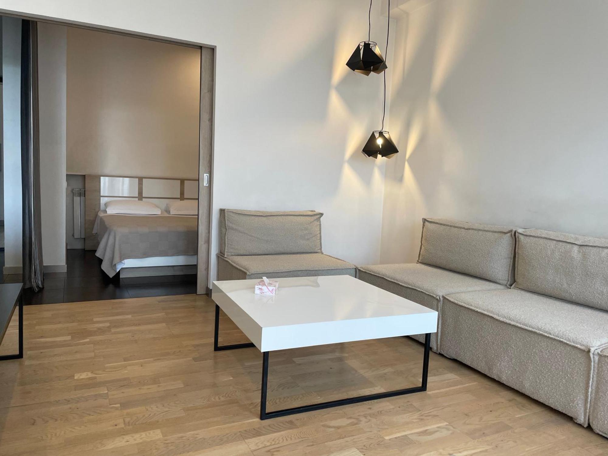 Metro Apartment Ереван Екстериор снимка