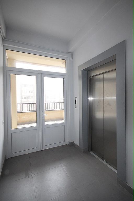 Metro Apartment Ереван Екстериор снимка