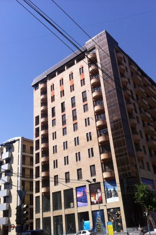 Metro Apartment Ереван Екстериор снимка