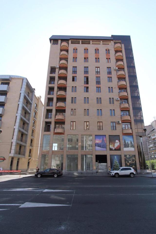 Metro Apartment Ереван Екстериор снимка